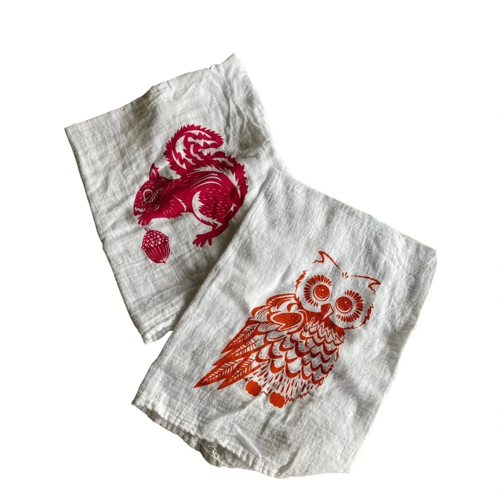 Set of 2 Cotton Tea Towels Woodland Owl and Squirrel Woodcut Print White 28x19